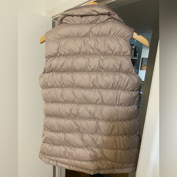 Athleta Downabout Puffer Vest - Picture 4 of 8